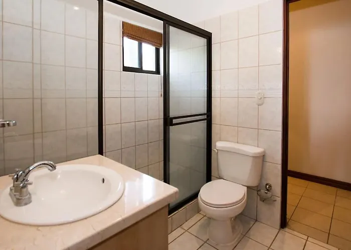 Beautiful In Peaceful Cliffside Location With A Private Balcony & Stunning Ocean And Mountain Views *