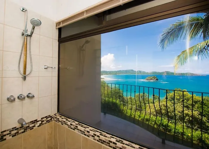 Beautiful In Peaceful Cliffside Location With A Private Balcony & Stunning Ocean And Mountain Views Сasa de vacaciones