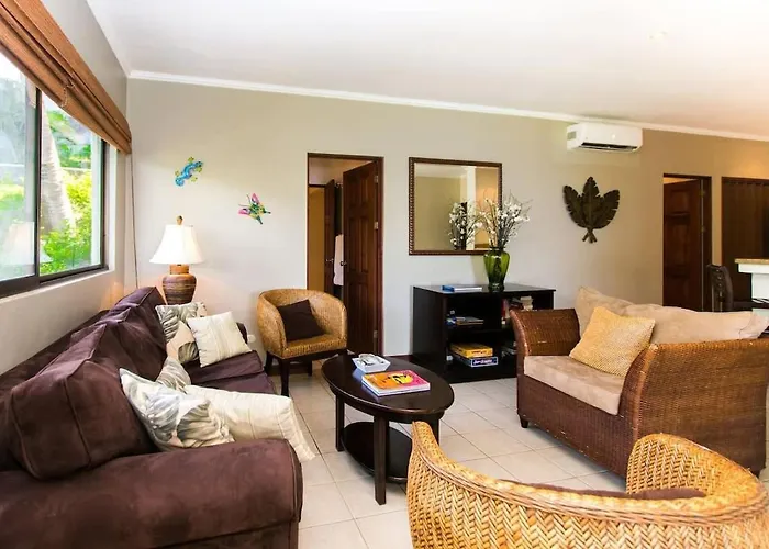 Beautiful In Peaceful Cliffside Location With A Private Balcony & Stunning Ocean And Mountain Views Сasa de vacaciones *