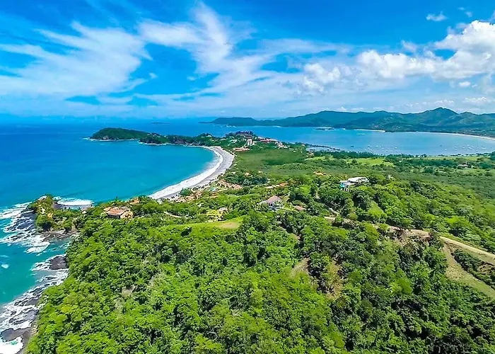 Beautiful In Peaceful Cliffside Location With A Private Balcony & Stunning Ocean And Mountain Views
